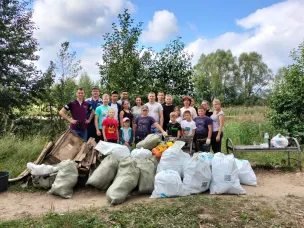 В рамках экологической акции «Чистый берег» проведена уборка территории пруда «Новостройский»
